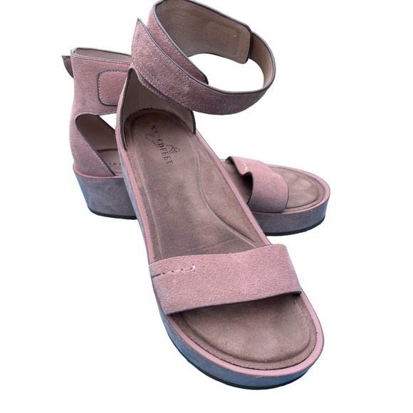 Naked Feet “Renzi” Women’s Blush Suede Wedge Comfort Sandals 9M - Picture 1 of 12